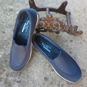 Skechers Relaxed Fit Loafer Sneakers (Navy Blue) A-11